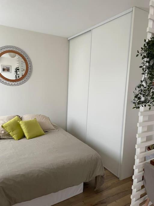Studio Cosy Avec Terrasse Et Garage Saint-Laurent Du Var Limitrophe Nice المظهر الخارجي الصورة